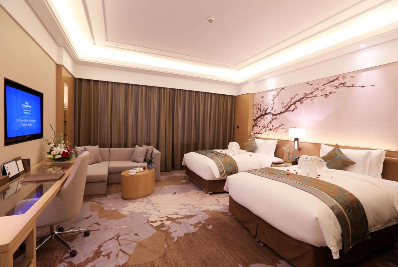 Howard Johnson Xiangyu Plaza Linyi Linyi  Exterior foto
