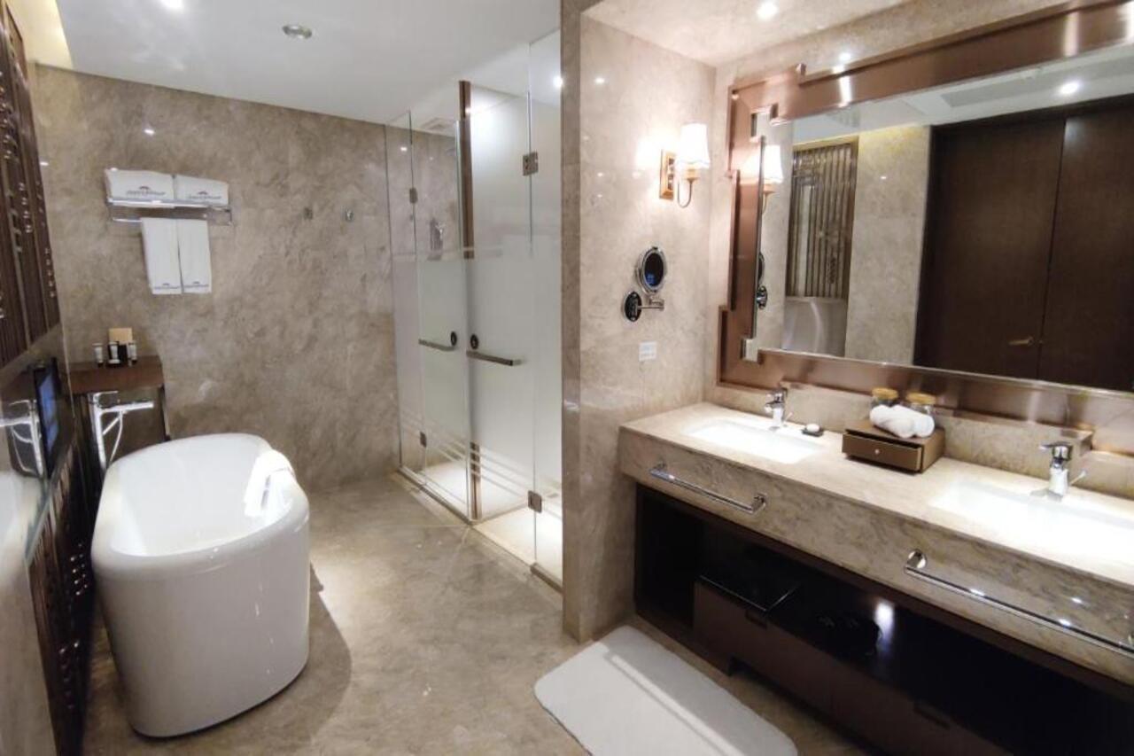 Howard Johnson Xiangyu Plaza Linyi Linyi  Exterior foto