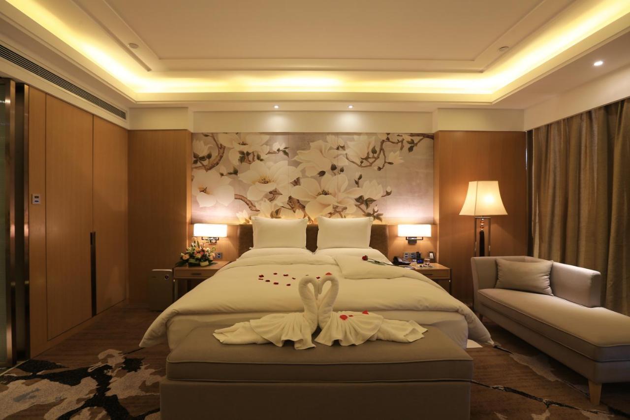 Howard Johnson Xiangyu Plaza Linyi Linyi  Exterior foto