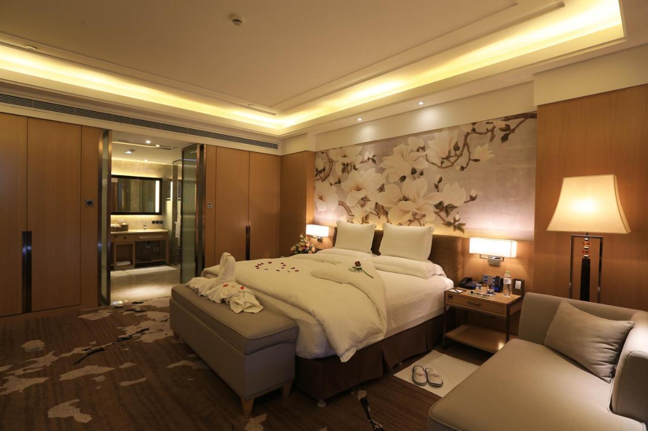 Howard Johnson Xiangyu Plaza Linyi Linyi  Exterior foto