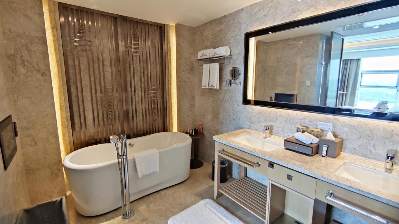 Howard Johnson Xiangyu Plaza Linyi Linyi  Exterior foto